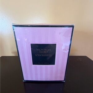Victoria's Secret Bombshell Perfume in Pink Box